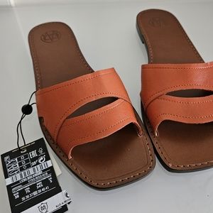 Massimo Dutti Zara Leather Flat Sandals, Slides US 7.5 Orange